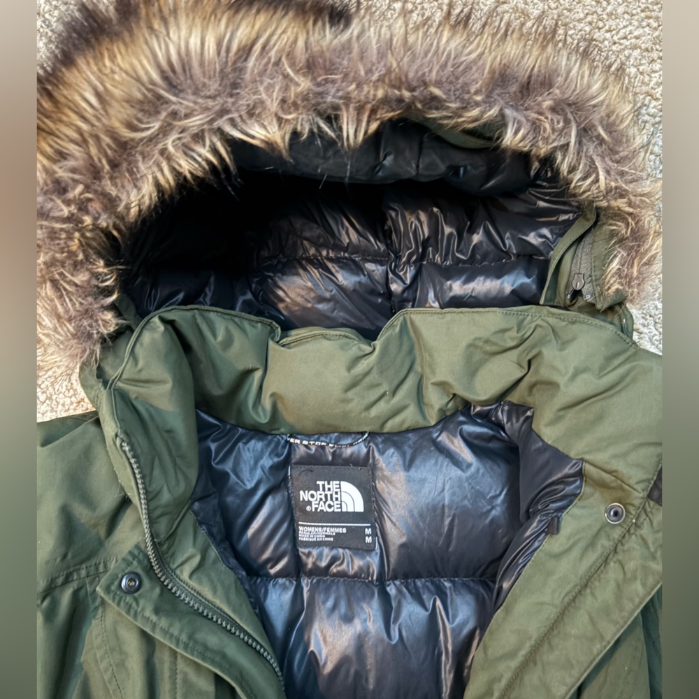 The North Face Women's Green Ski Jacket - Picture 6 of 12